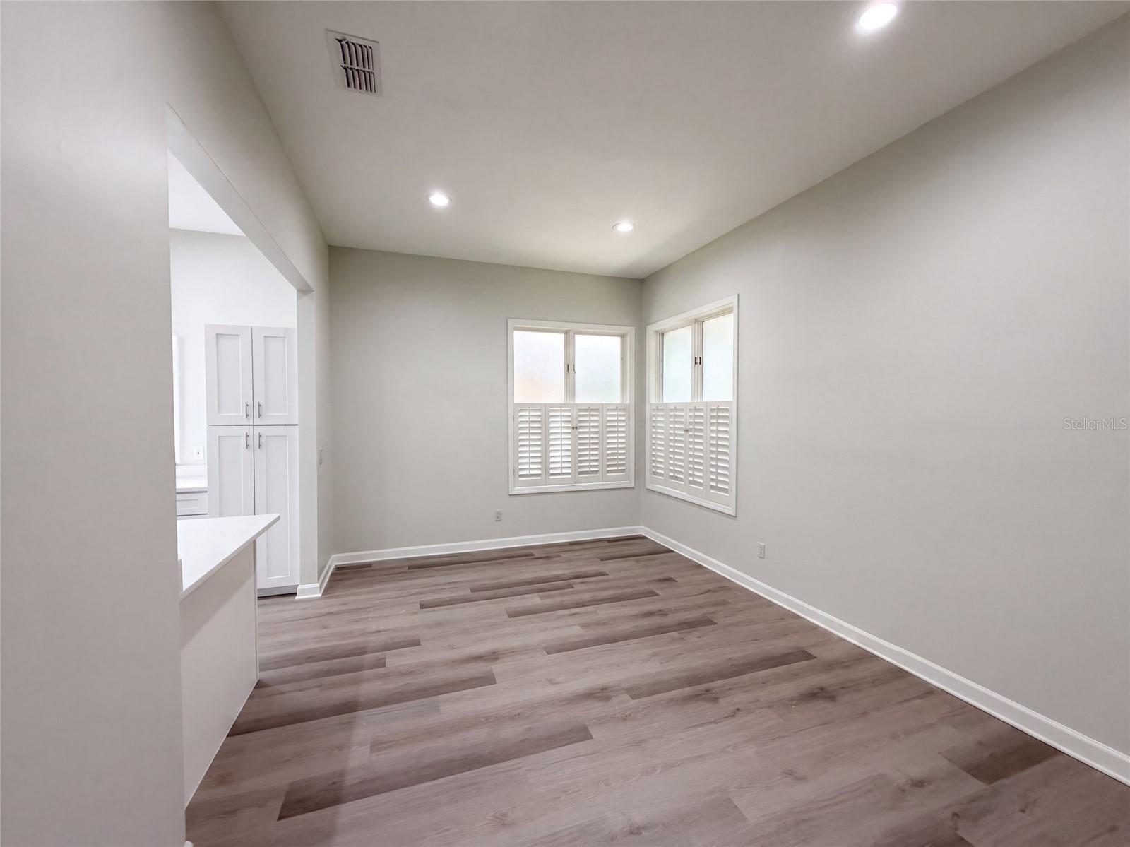 24 BAY POINTE DR — photo 6