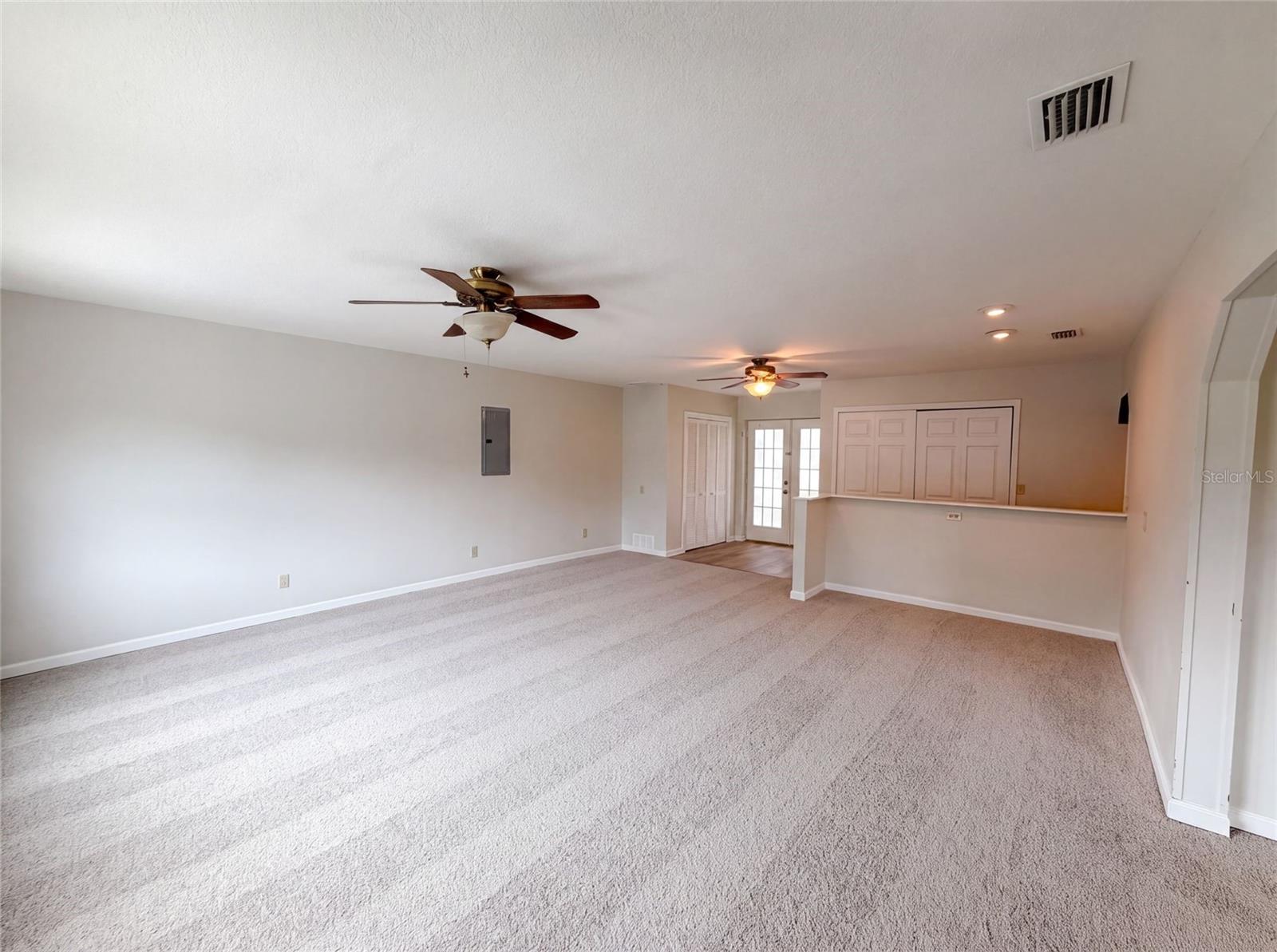 466 LELAND DR — photo 11