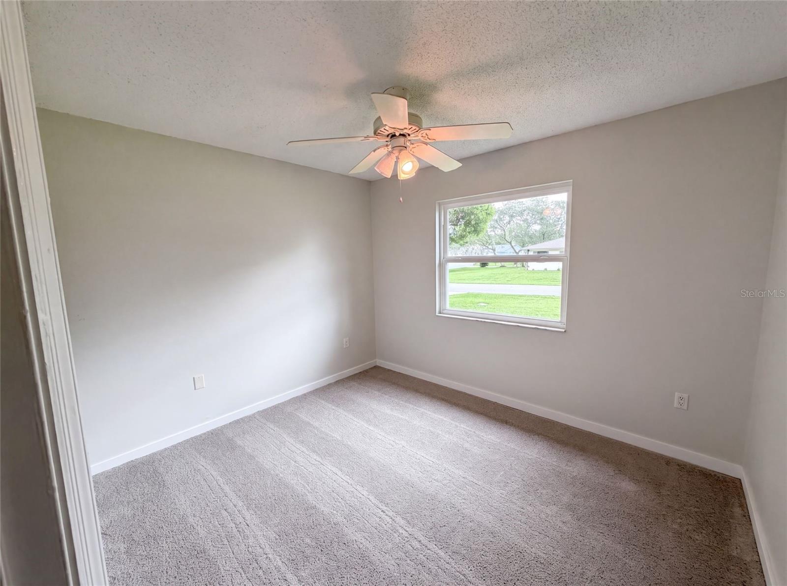 466 LELAND DR — photo 12