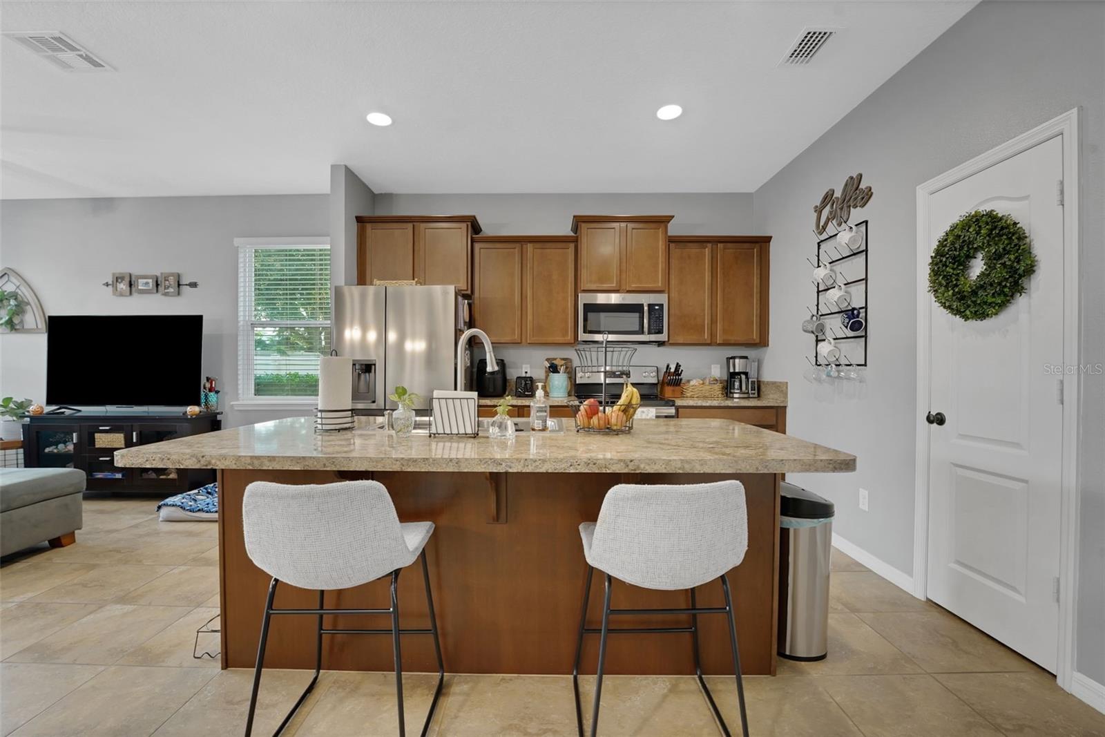1664 PETERSON PL — photo 7