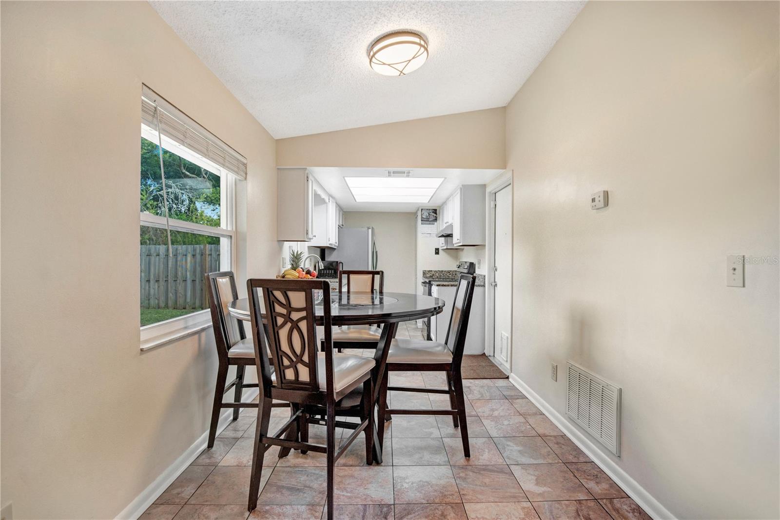 129 REEL CT — photo 8