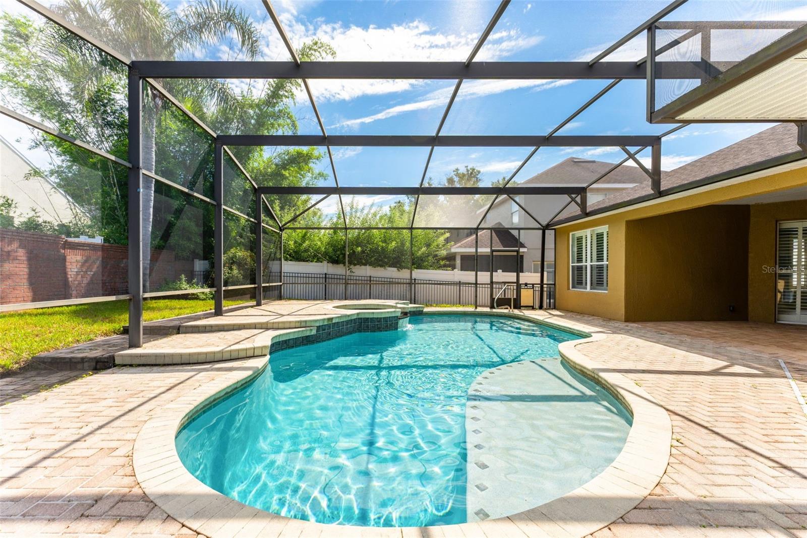 426 PALM CREST LN — photo 8
