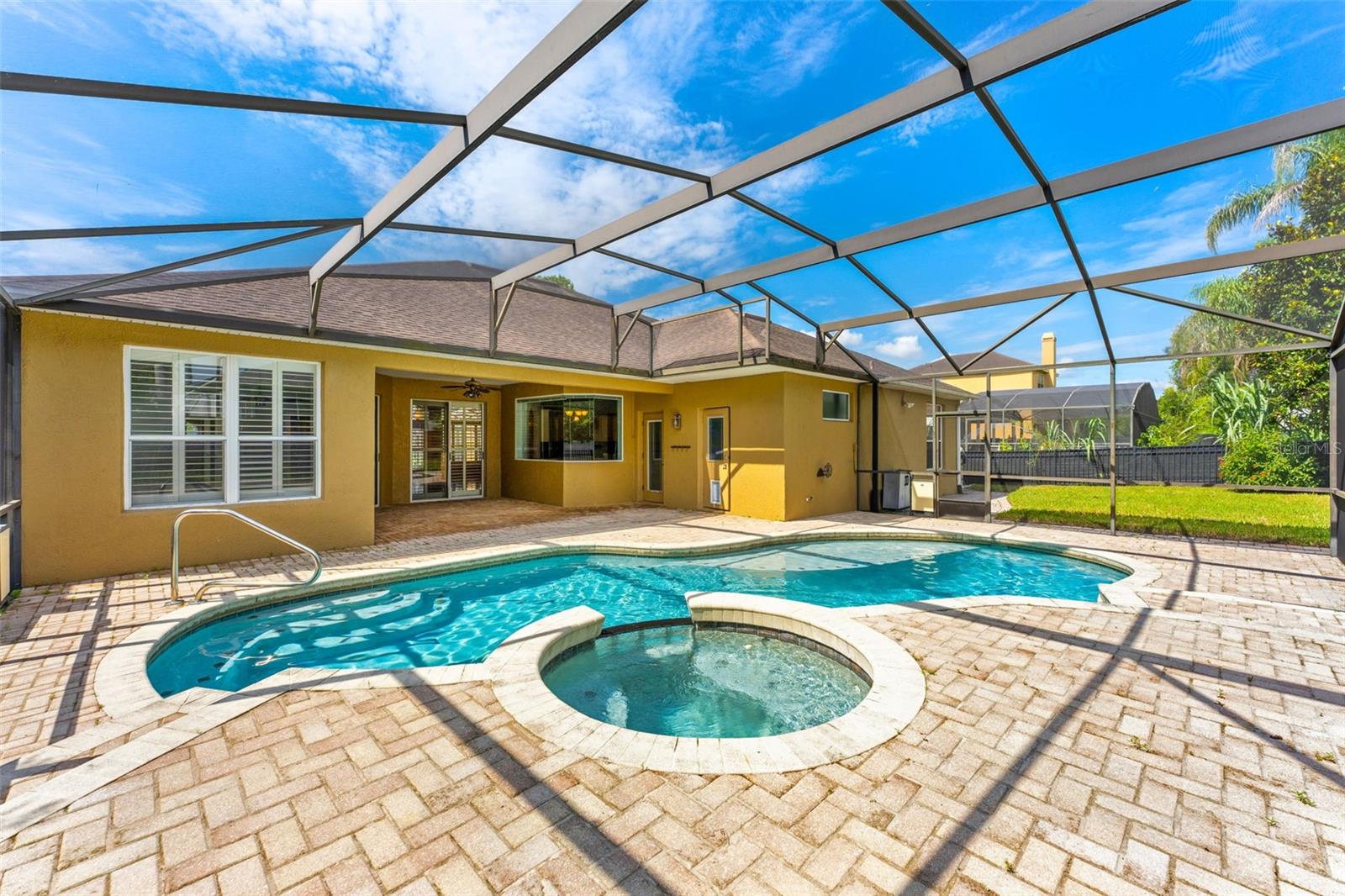426 PALM CREST LN — photo 9