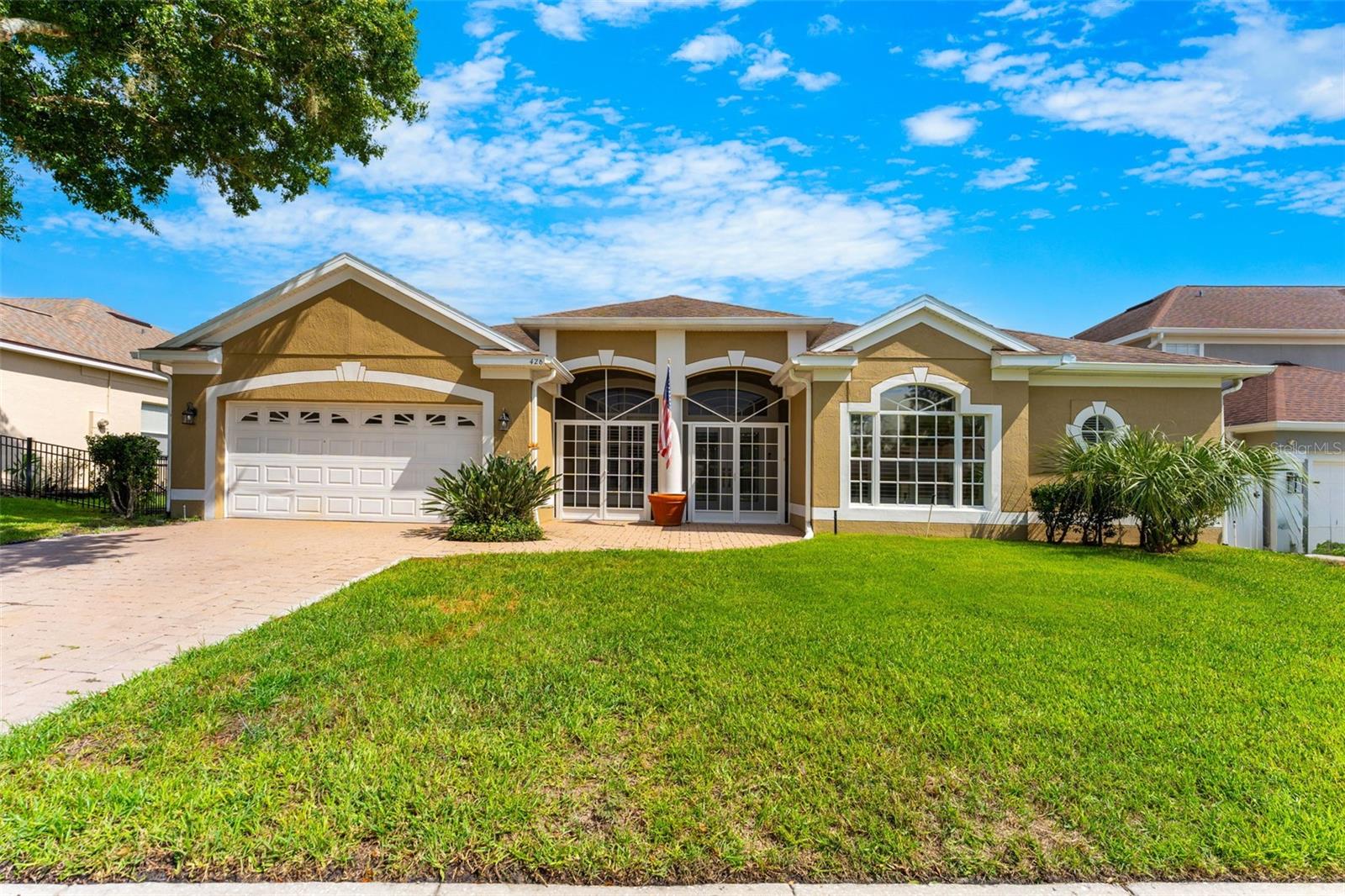 426 PALM CREST LN