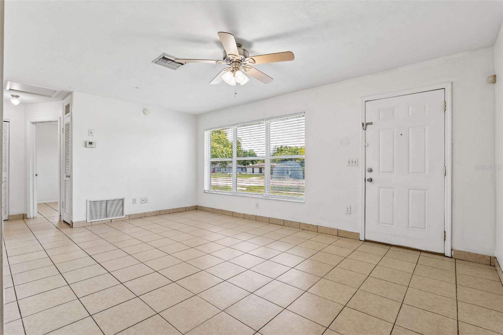 1544 PROVIDENCE BLVD — photo 5