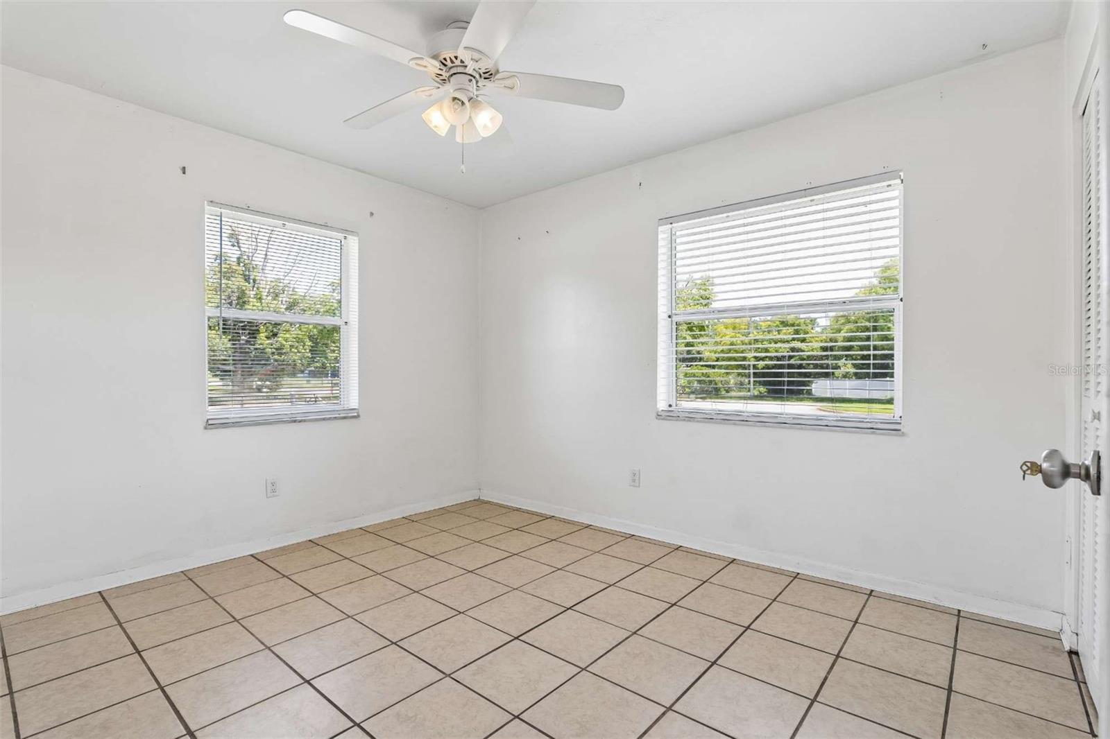 1544 PROVIDENCE BLVD — photo 9