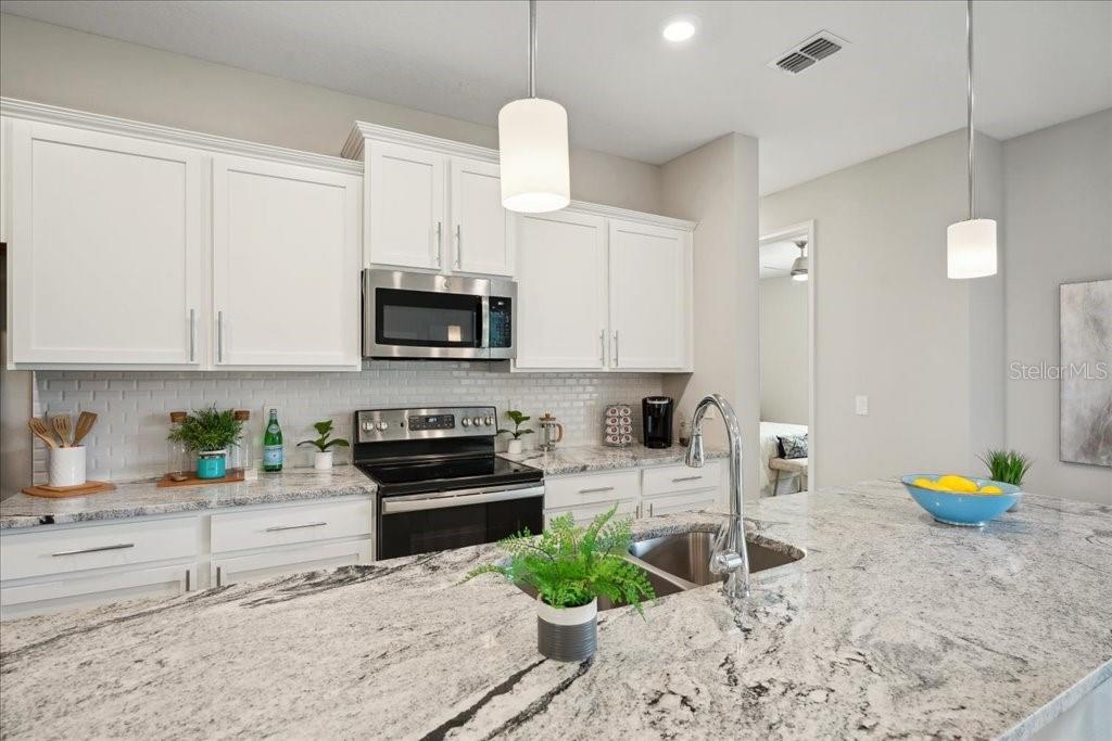 64 BUNKER HILL DR — photo 4