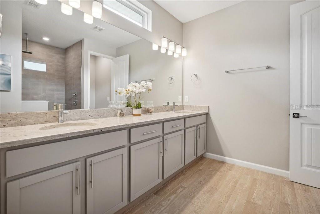 64 BUNKER HILL DR — photo 10