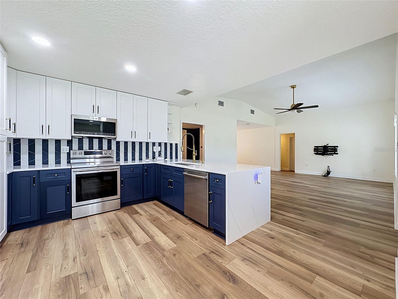 3210 RENLEE PL — photo 8