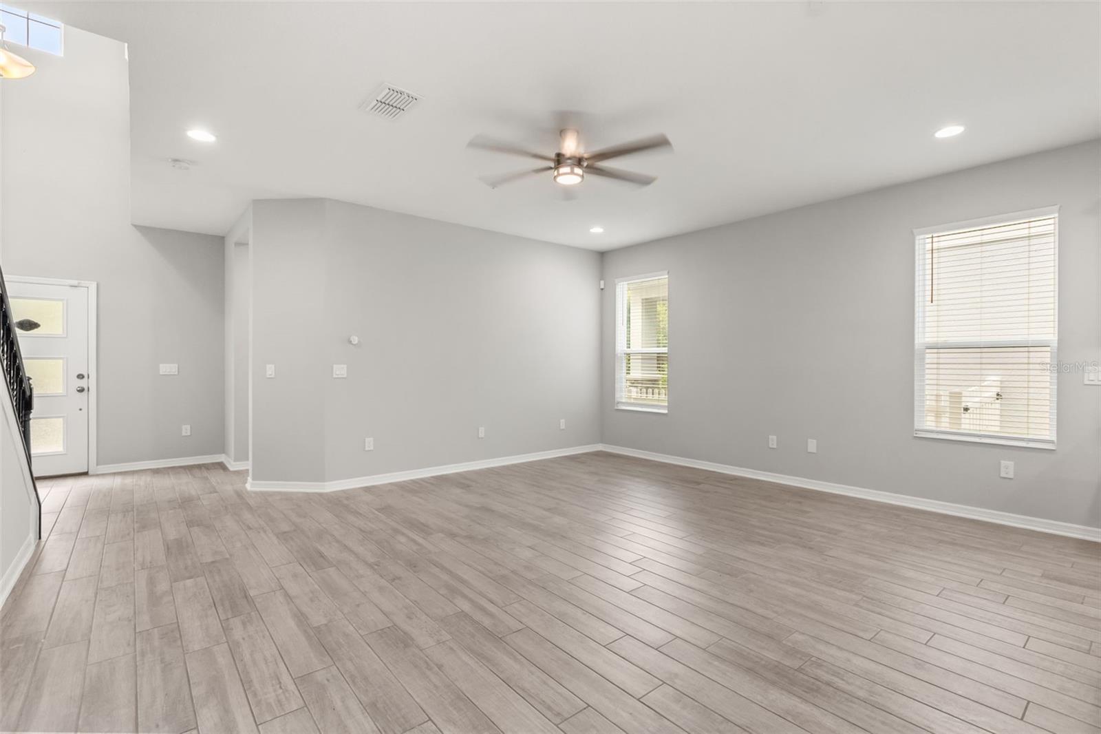 640 BAYERN LN — photo 9
