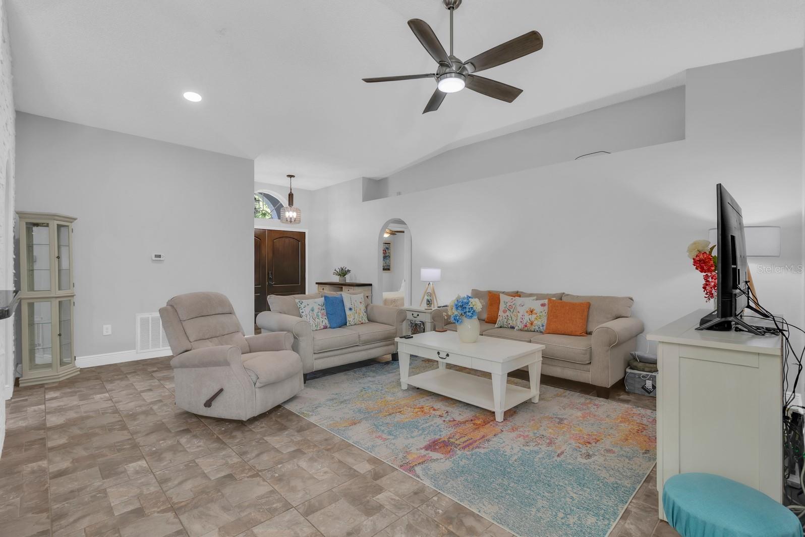 119 CROWN COLONY WAY — photo 6