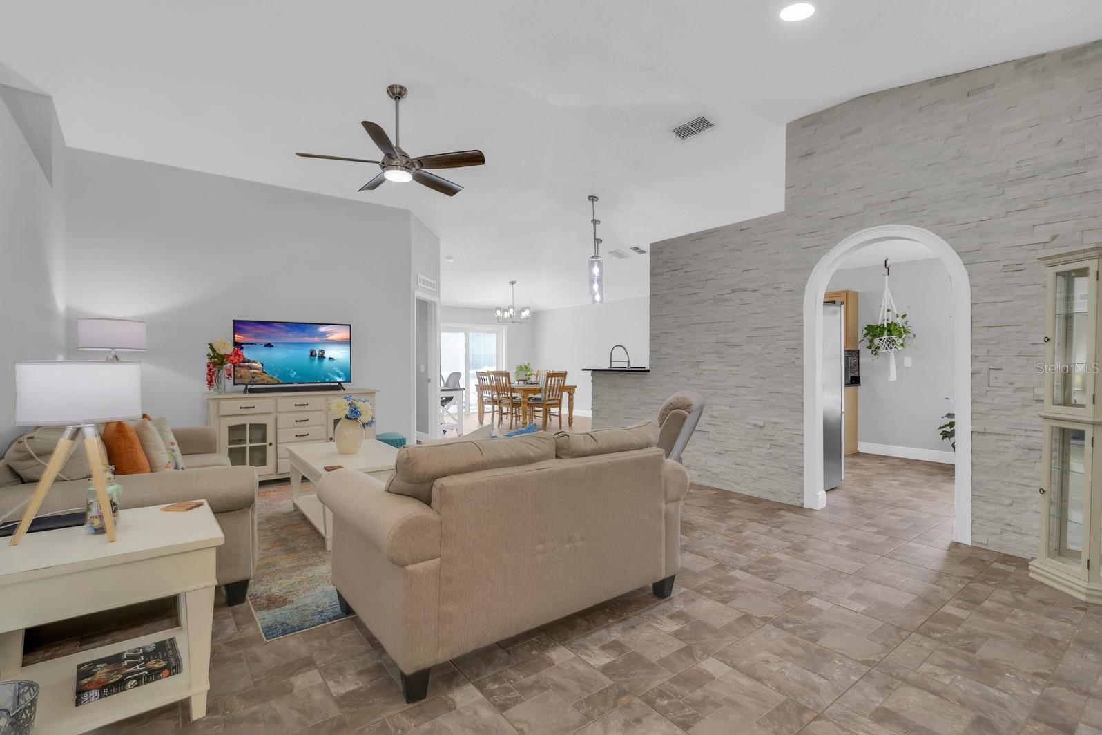 119 CROWN COLONY WAY — photo 8