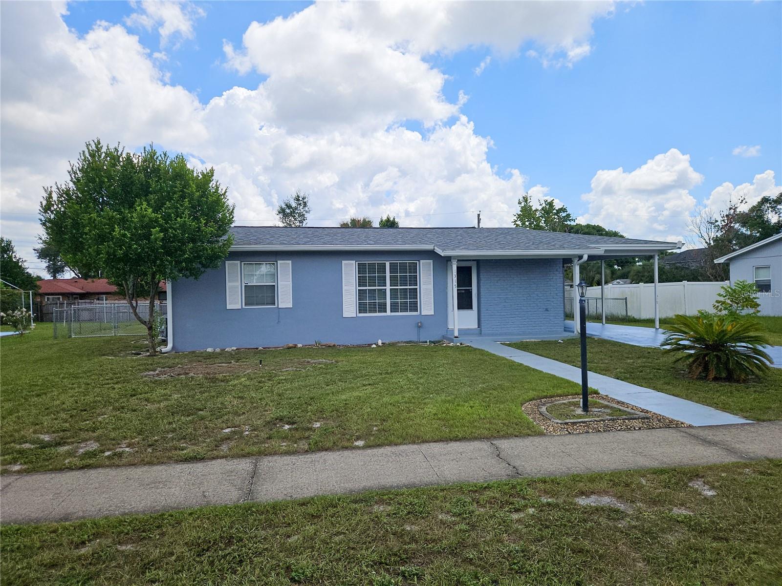 1315 E HANCOCK DR — photo 2