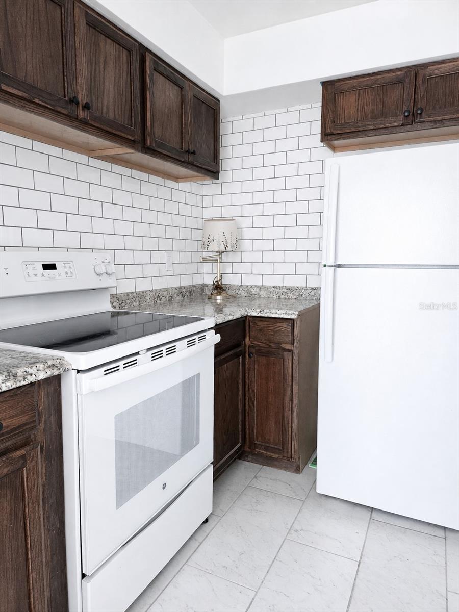 1315 E HANCOCK DR — photo 5