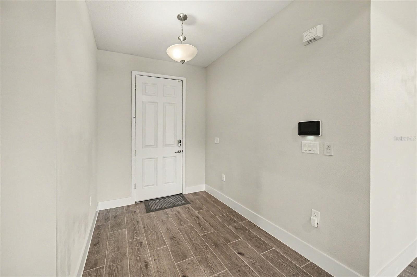3087 SILVERMINES AVE — photo 7