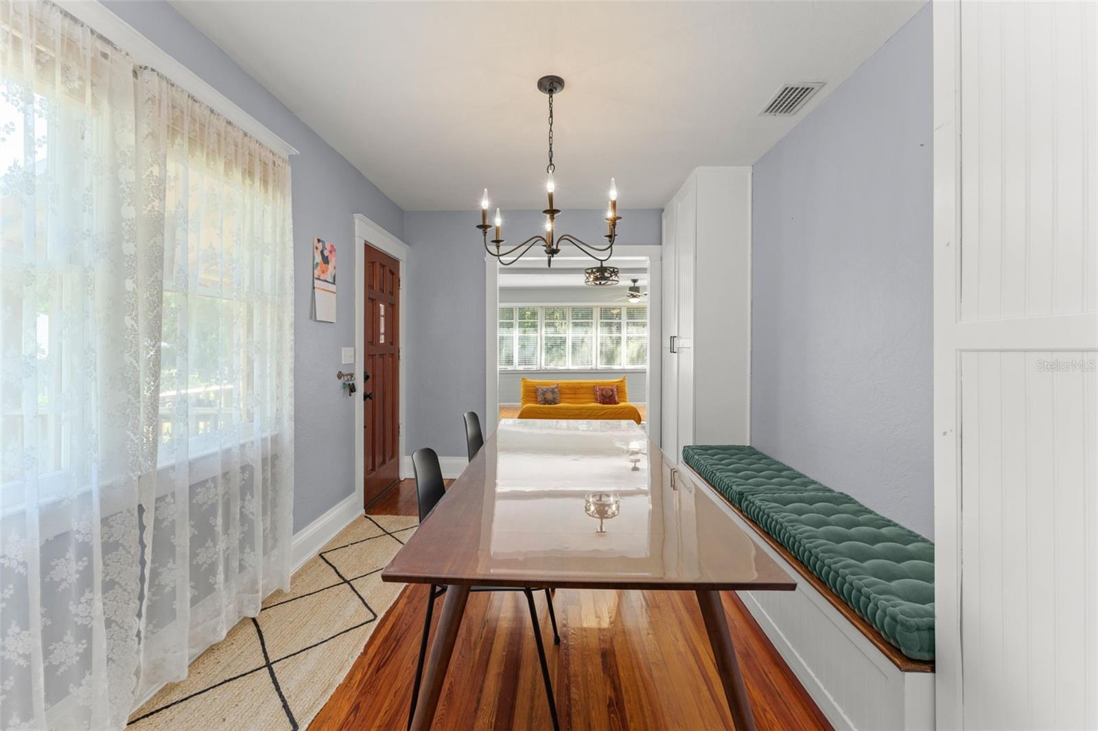 1018 S ELM AVE — photo 4