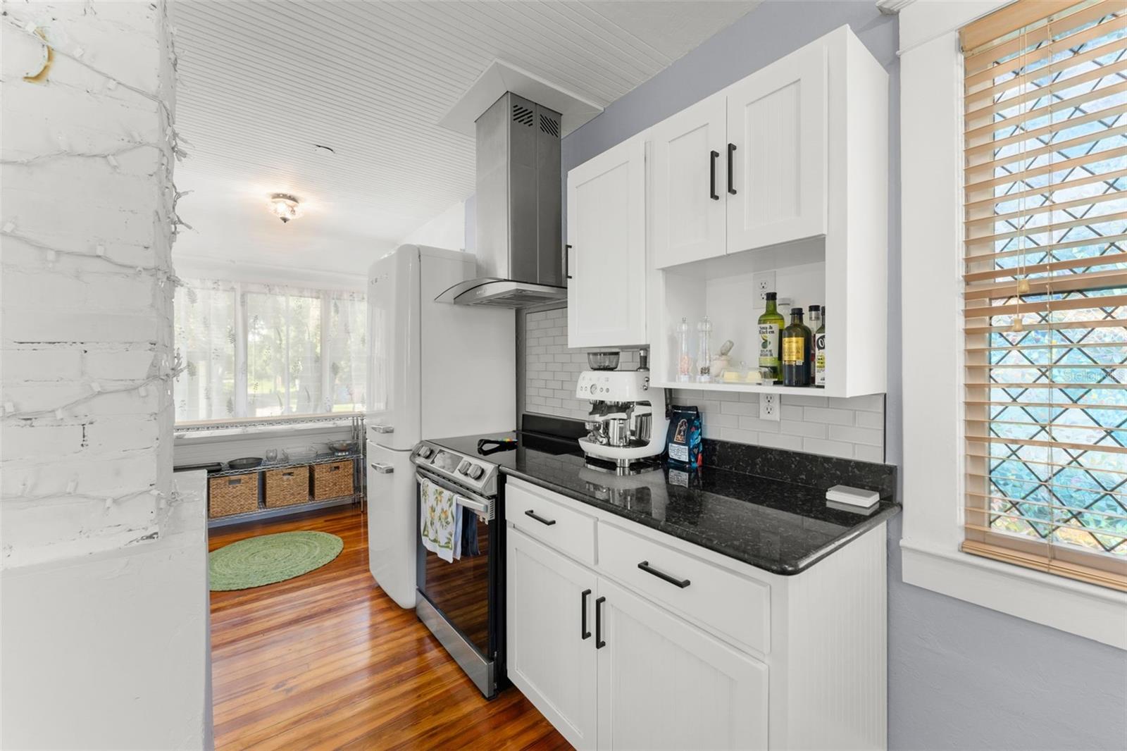 1018 S ELM AVE — photo 9