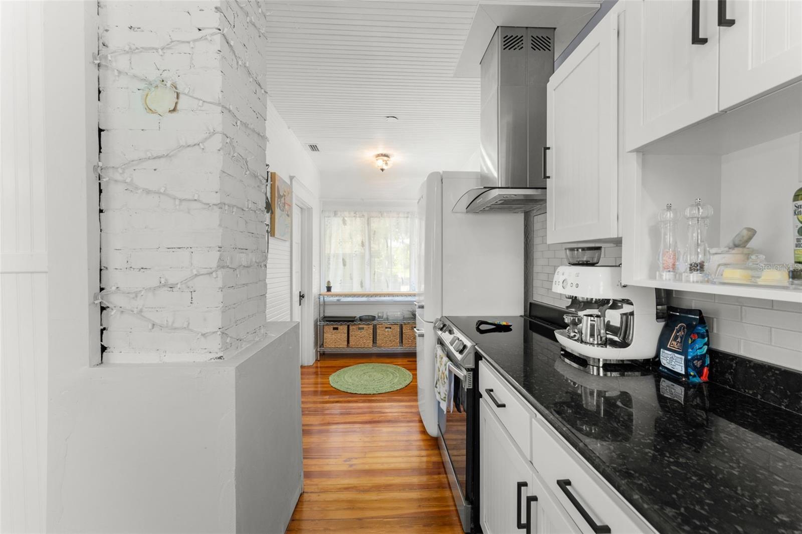 1018 S ELM AVE — photo 10