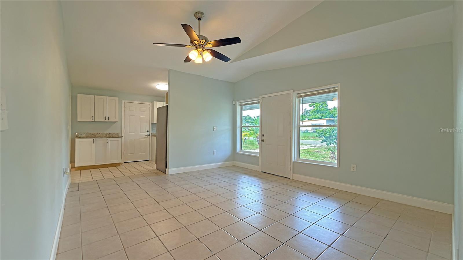1311 HILLCREST DR — photo 9