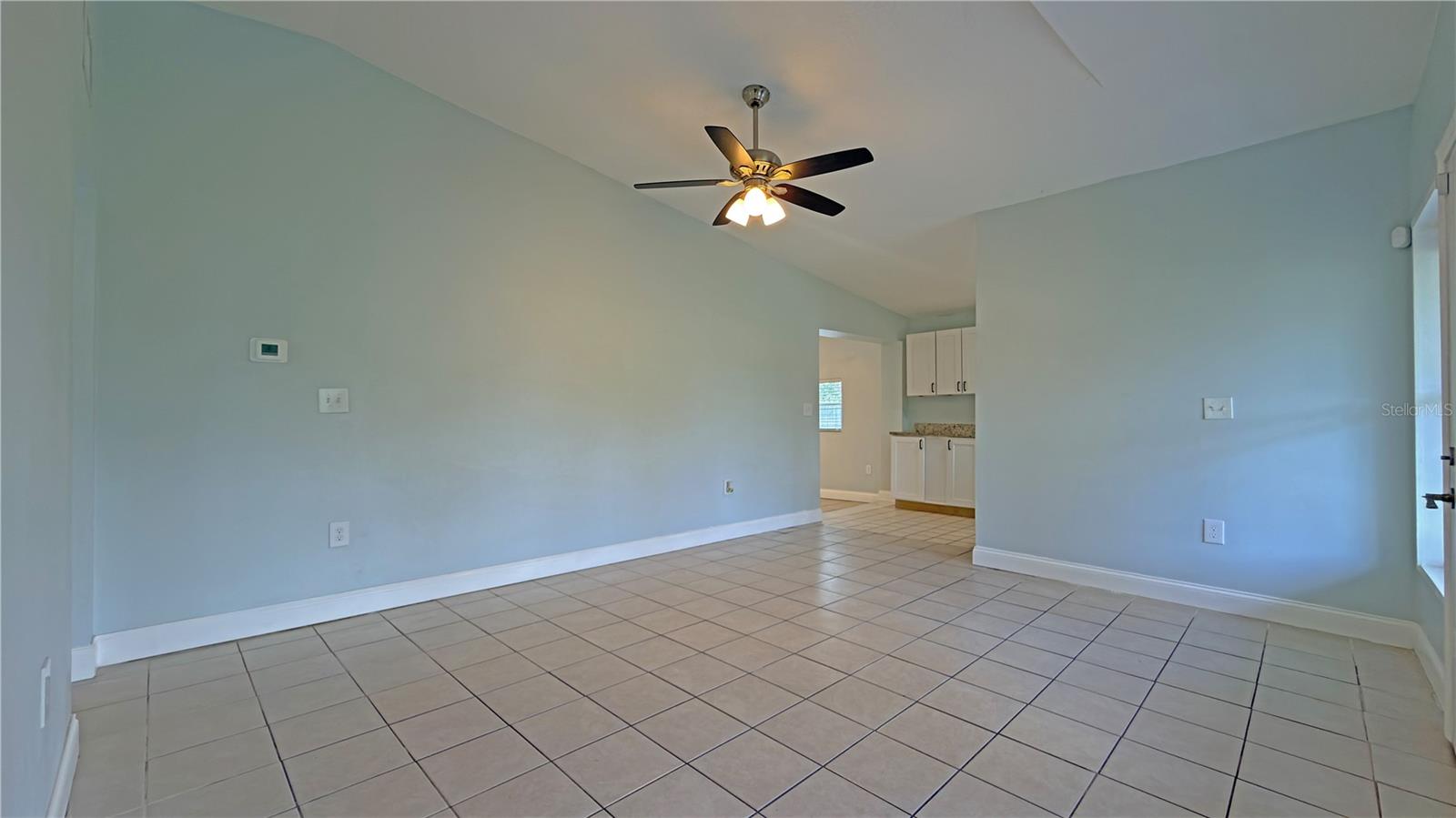 1311 HILLCREST DR — photo 10
