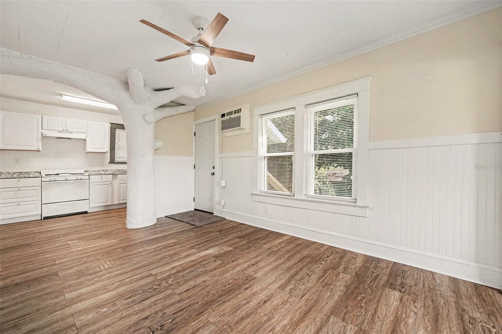 224 KINGSTON AVE — photo 10