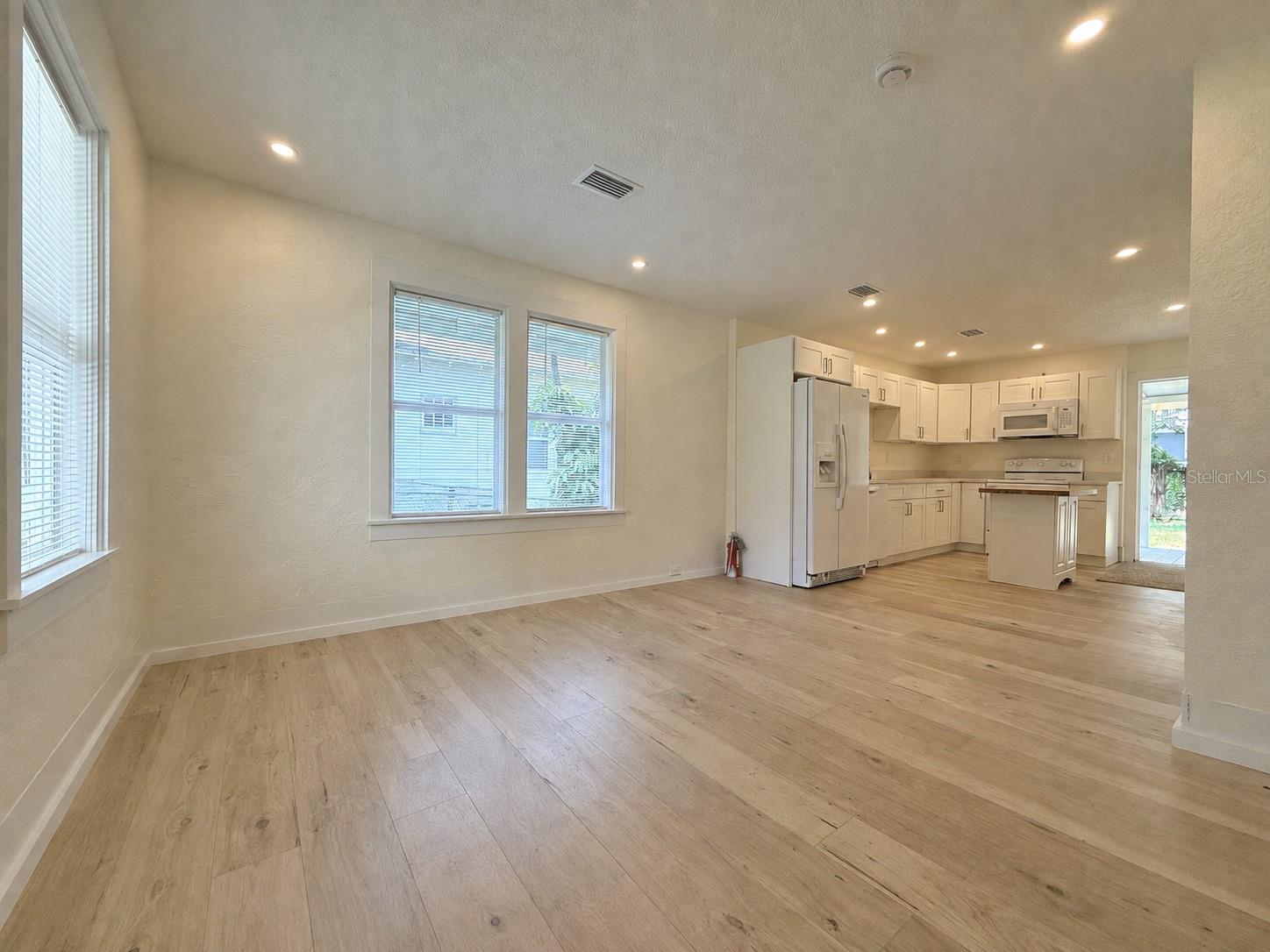 140 KINGSTON AVE — photo 5