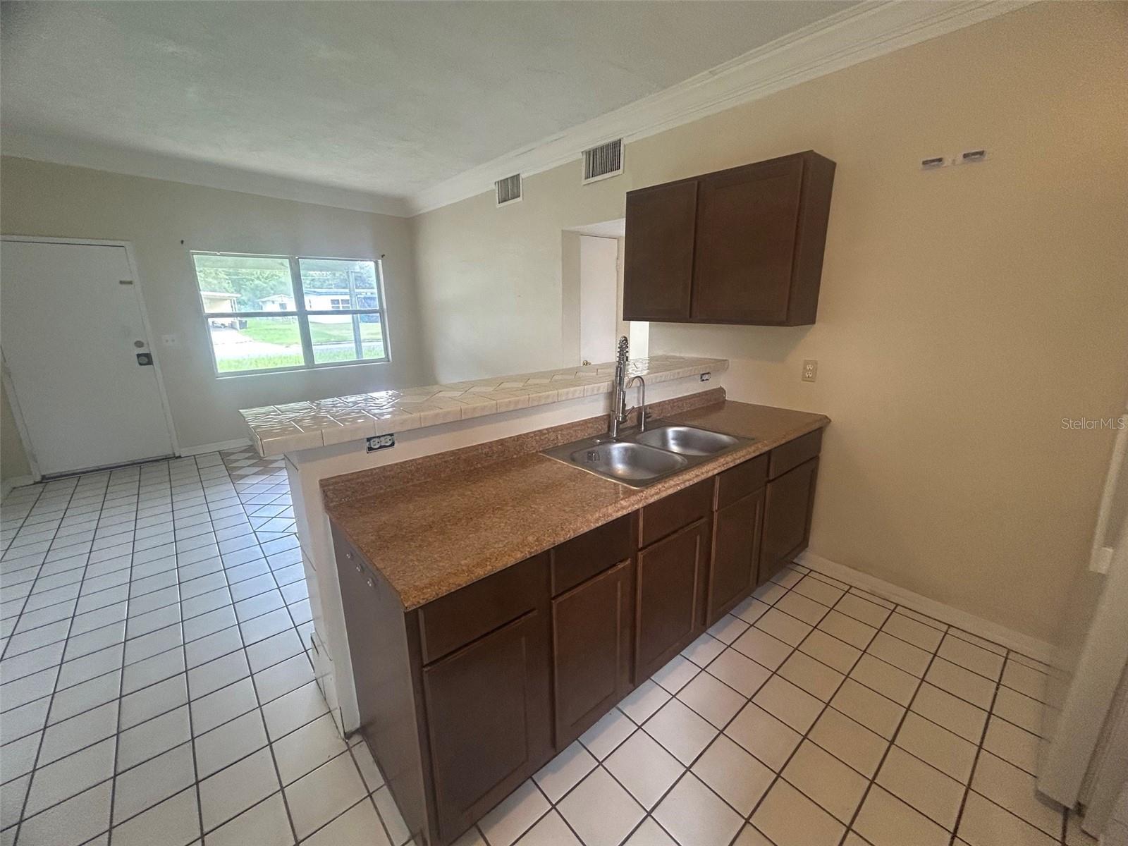 127 COUNTRY CLUB DR — photo 5