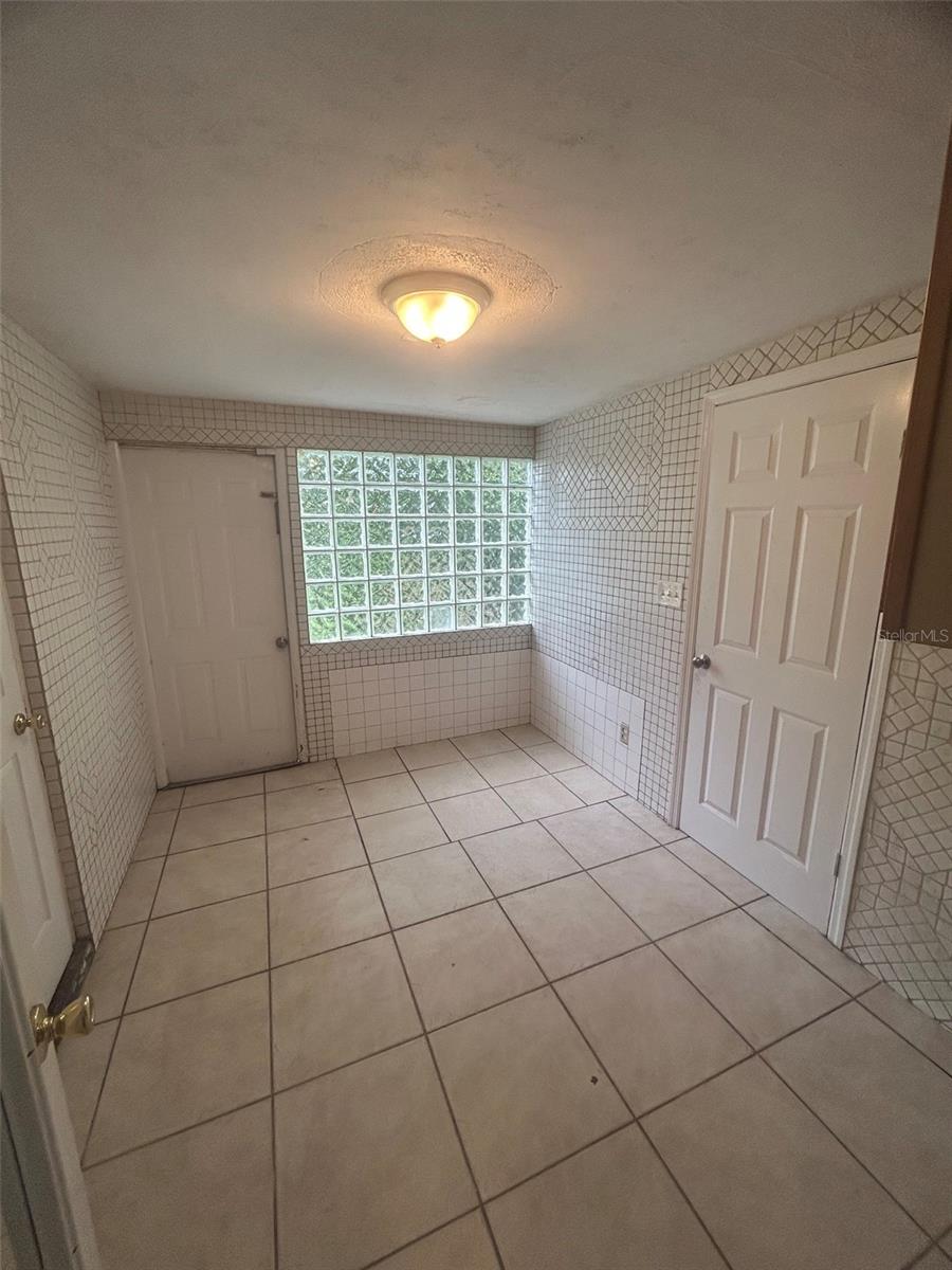 127 COUNTRY CLUB DR — photo 7