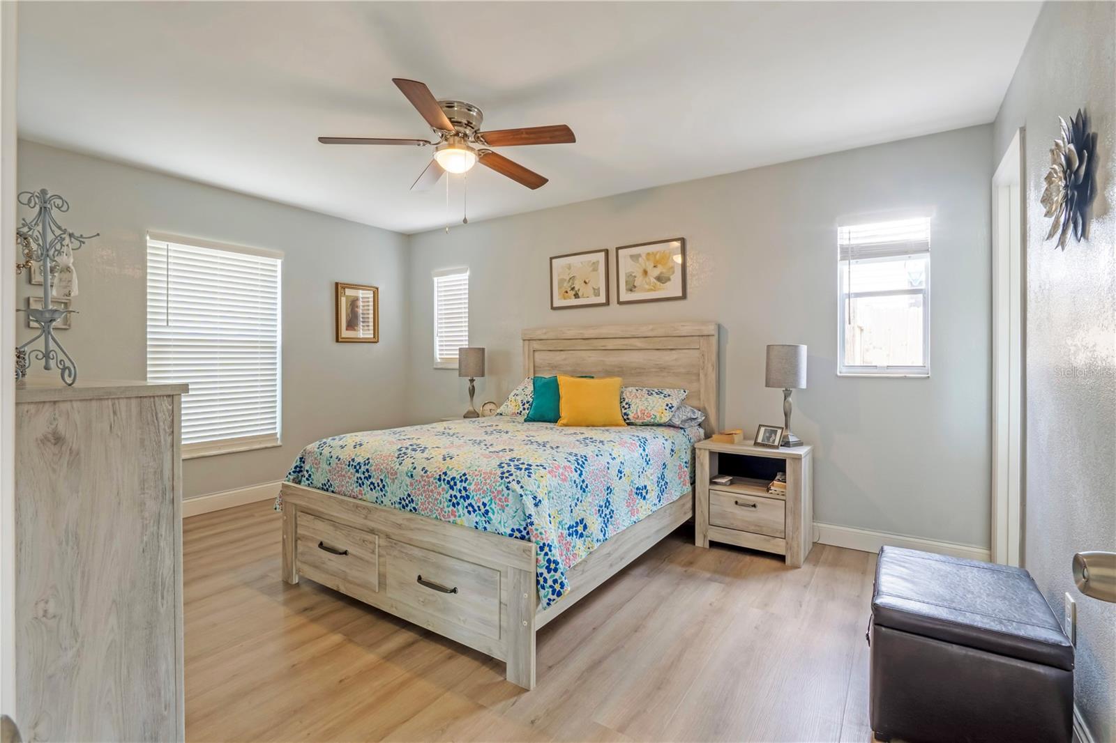 2633 BEAL ST — photo 11
