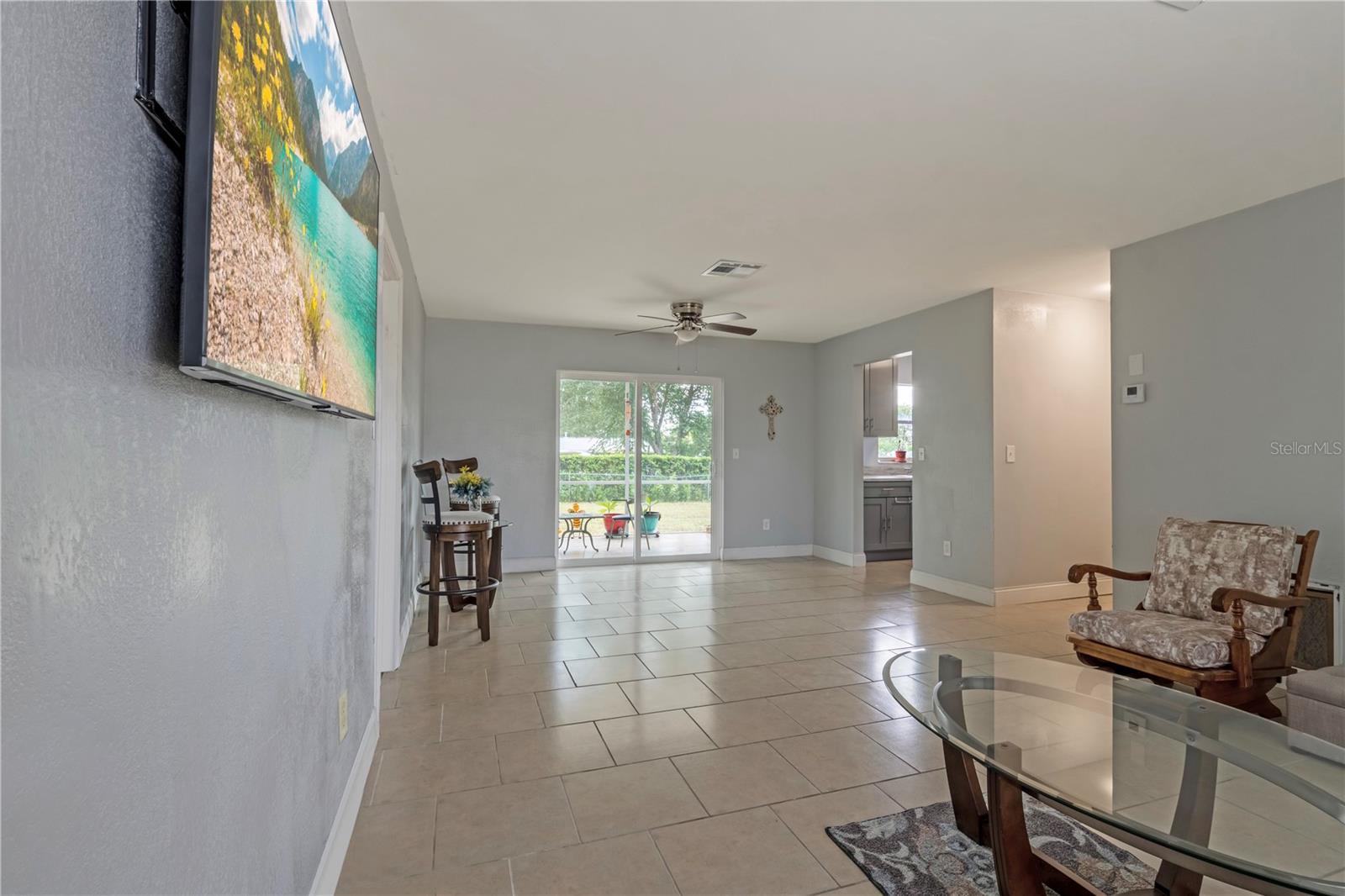2633 BEAL ST — photo 3