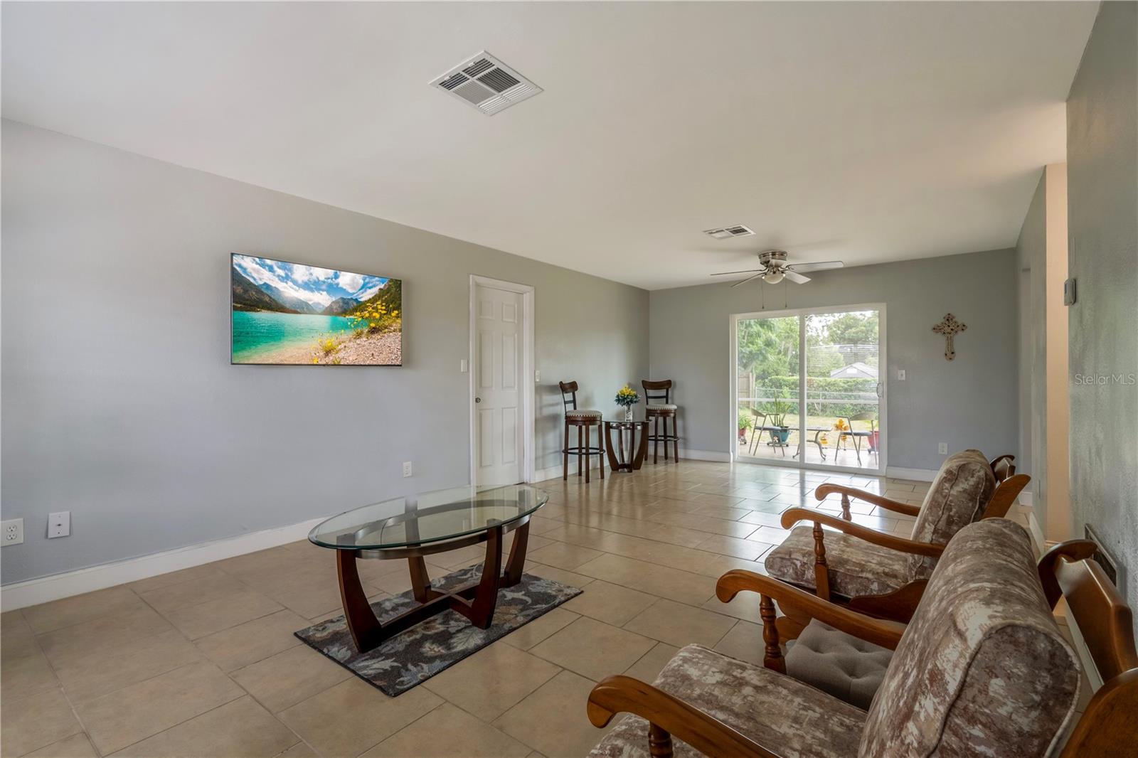 2633 BEAL ST — photo 5