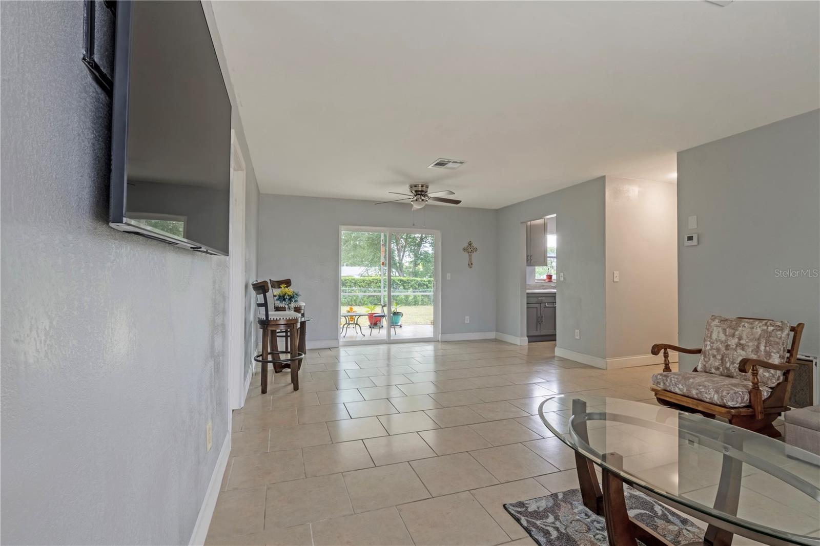 2633 BEAL ST — photo 6