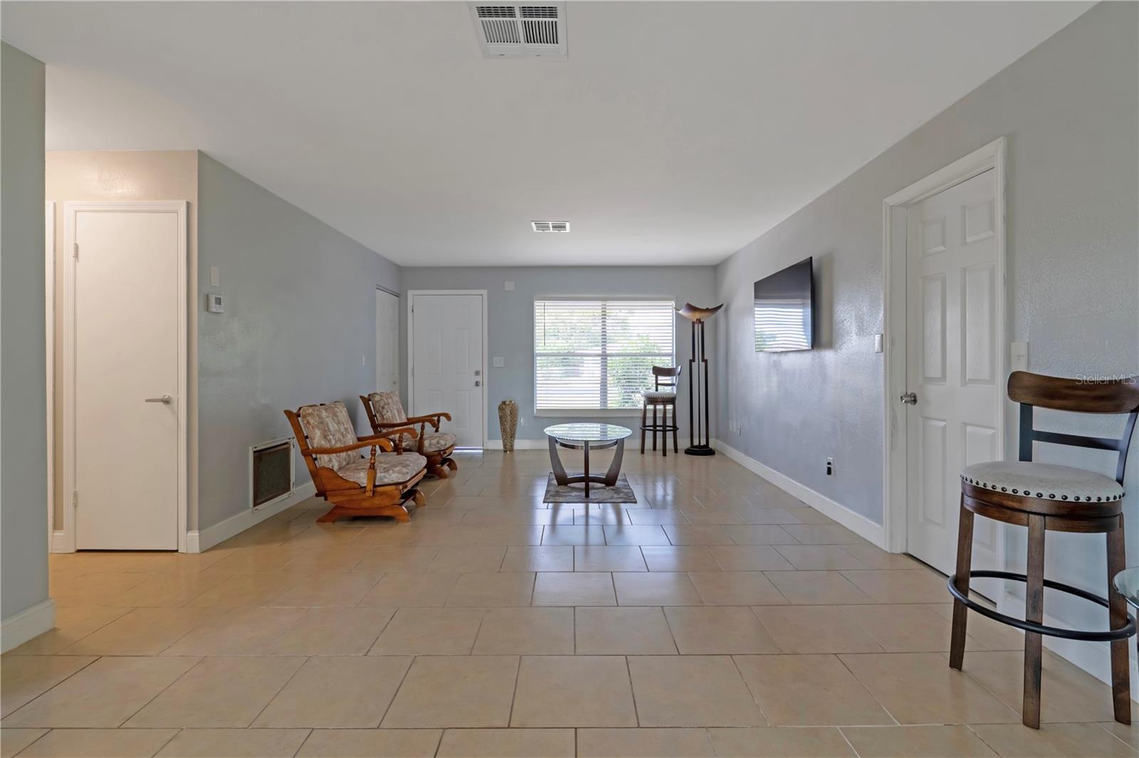 2633 BEAL ST — photo 8