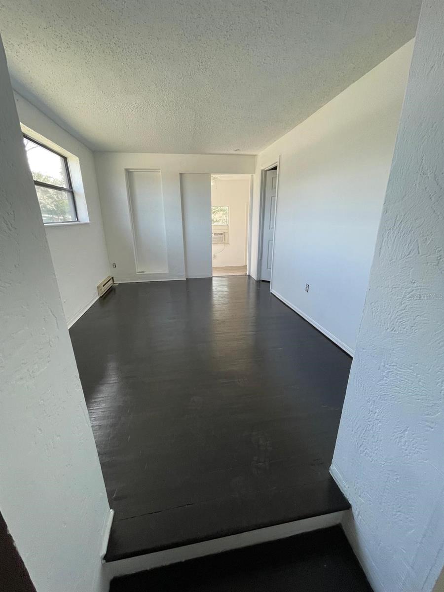 1142 BERKSHIRE RD — photo 4
