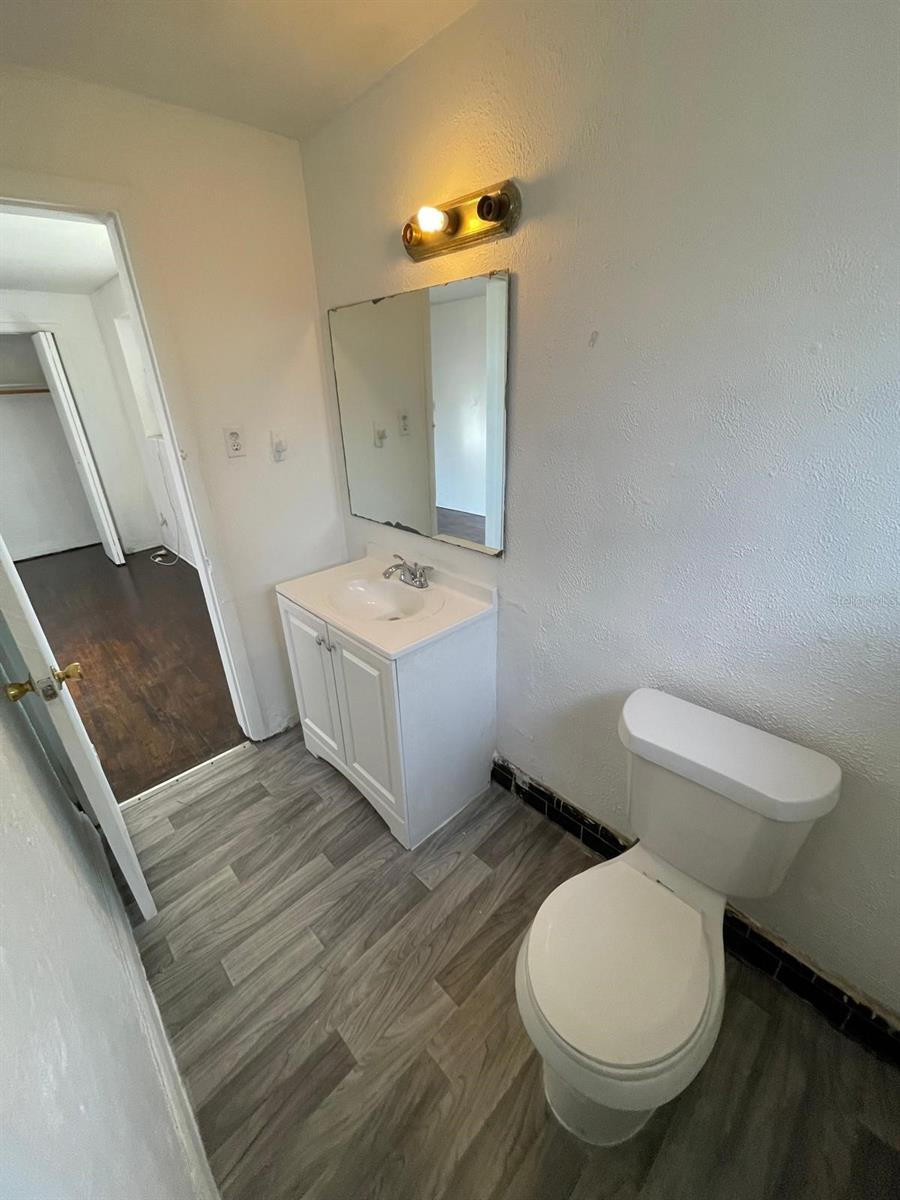 1142 BERKSHIRE RD — photo 10