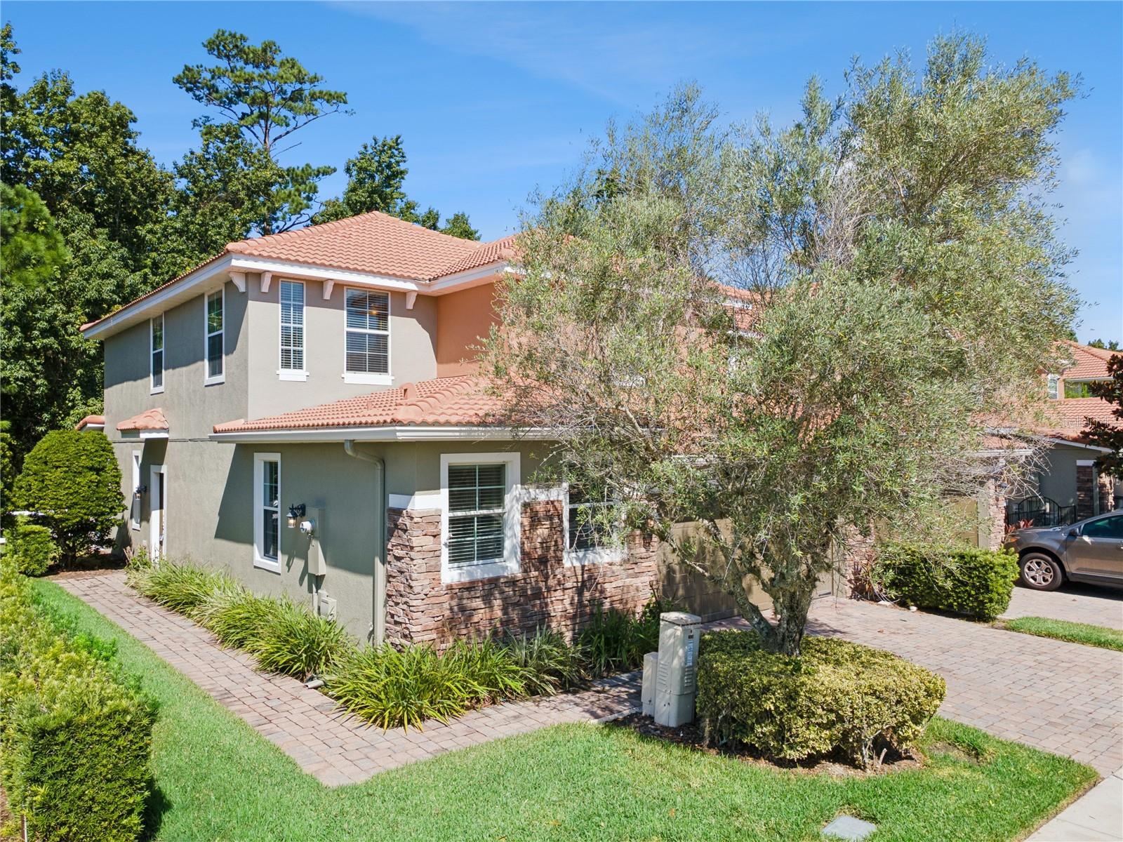 624 VENICE PL — photo 2