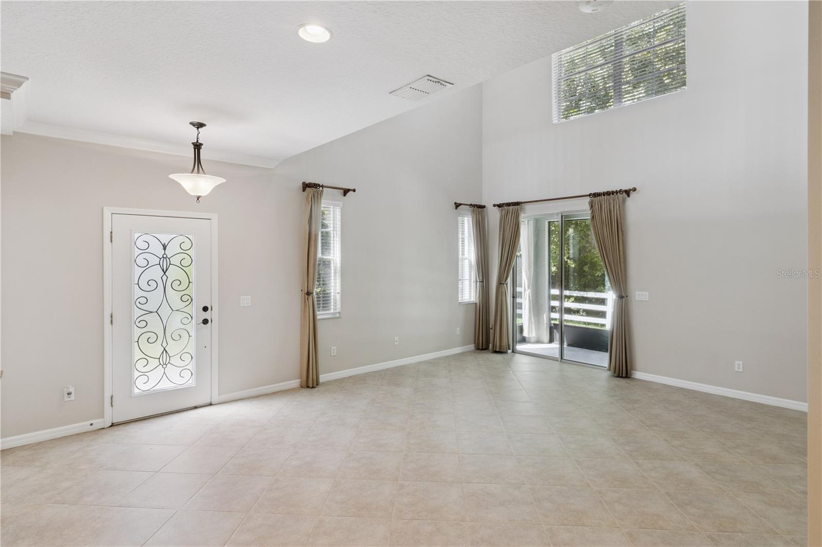 624 VENICE PL — photo 3