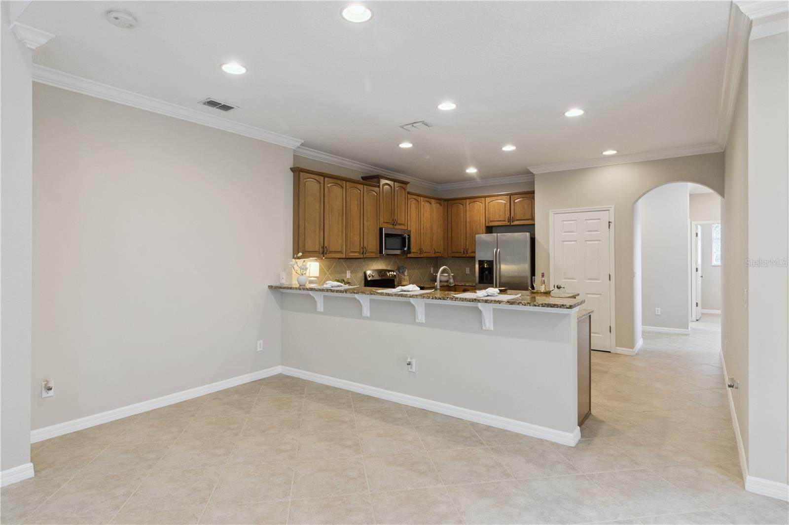 624 VENICE PL — photo 6