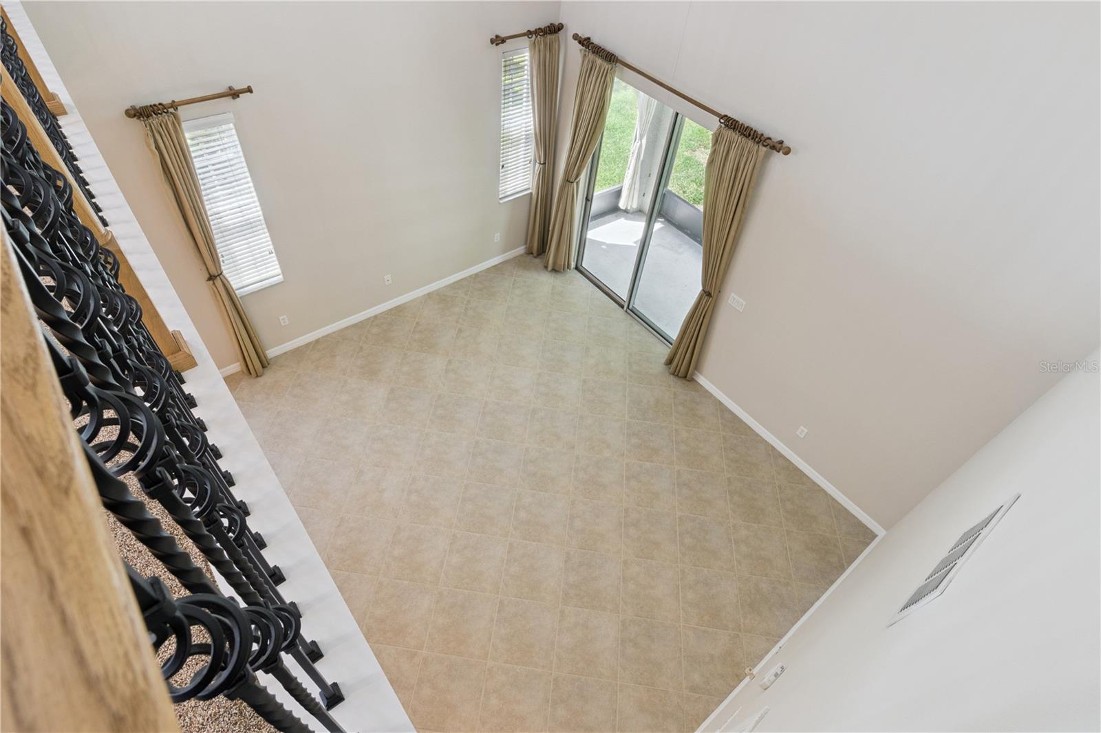 624 VENICE PL — photo 10