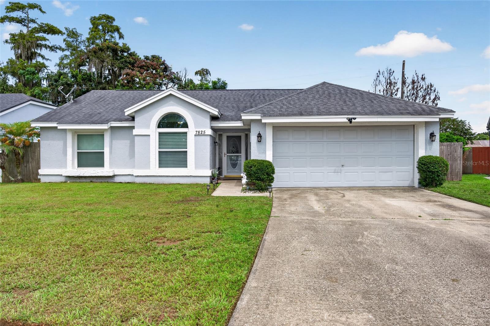 7825 SAPPHIRE LN