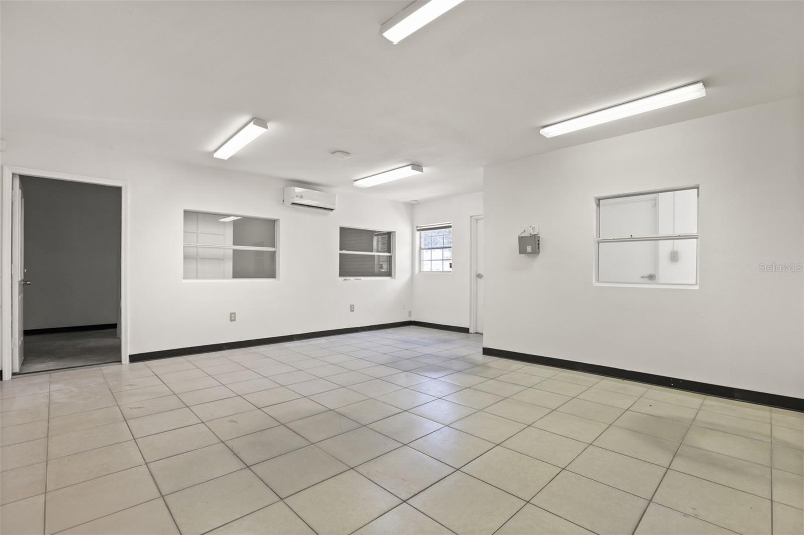 5497 BENCHMARK LN — photo 3