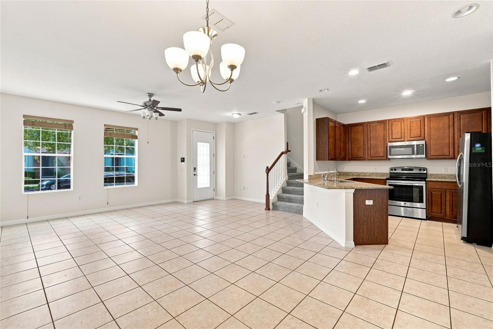 13613 ERIDANUS DR — photo 2
