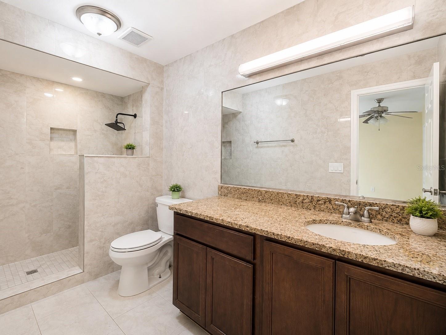 300 DUBLIN DR — photo 8