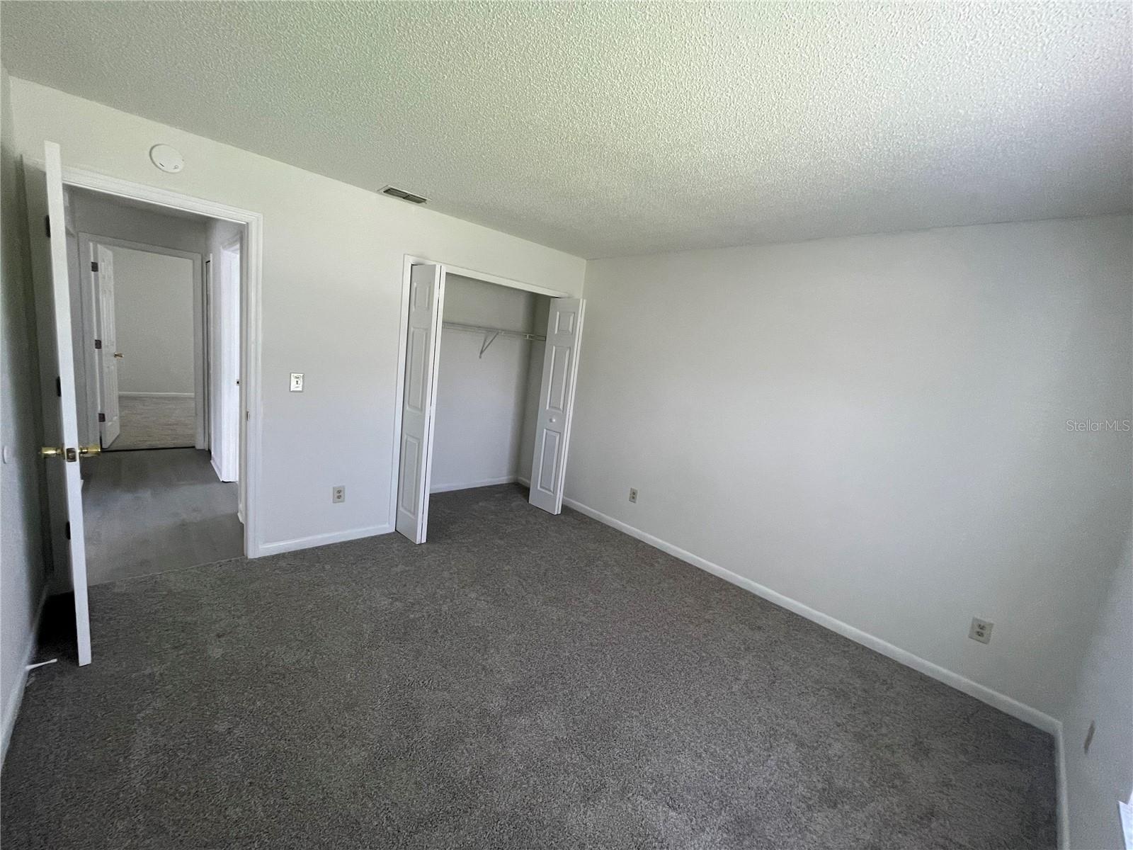 210 LAKEWOOD DR — photo 8