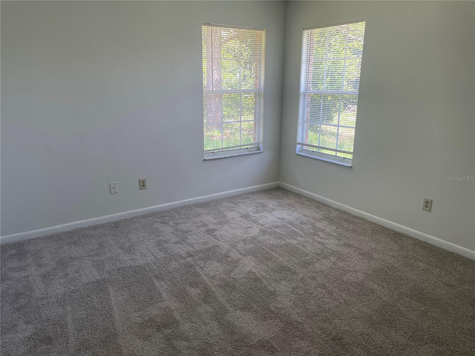 210 LAKEWOOD DR — photo 9