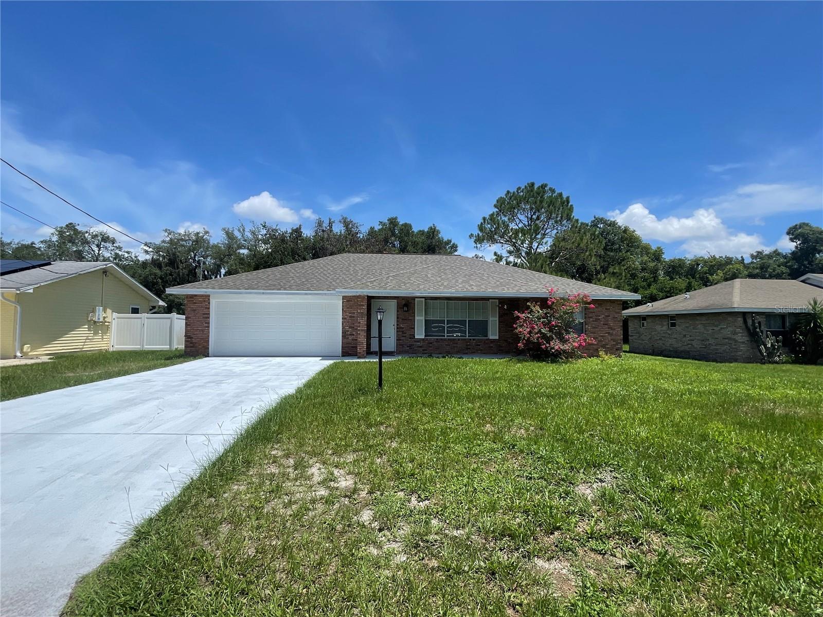 210 LAKEWOOD DR
