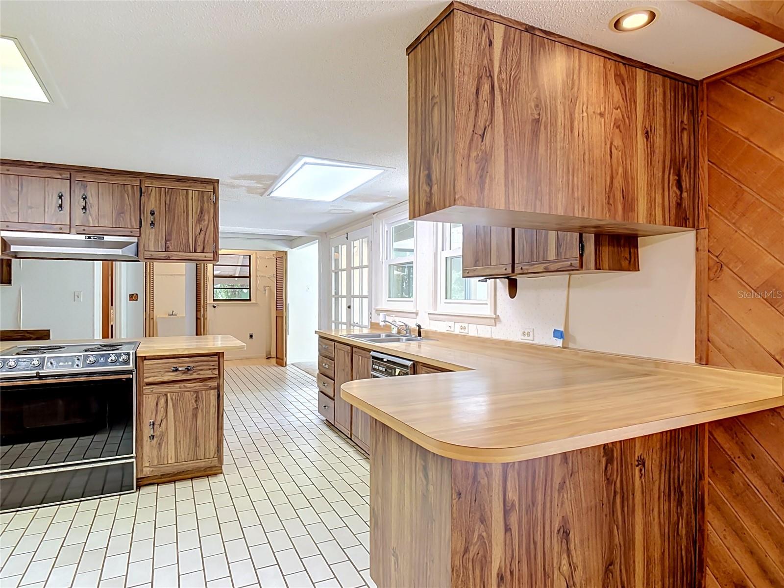108 RIO PINAR DR — photo 8