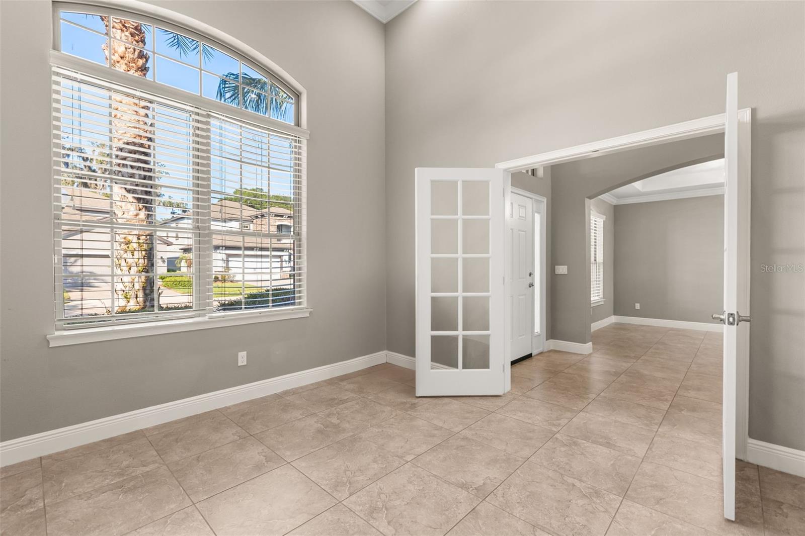 803 SHERBOURNE CIR — photo 8