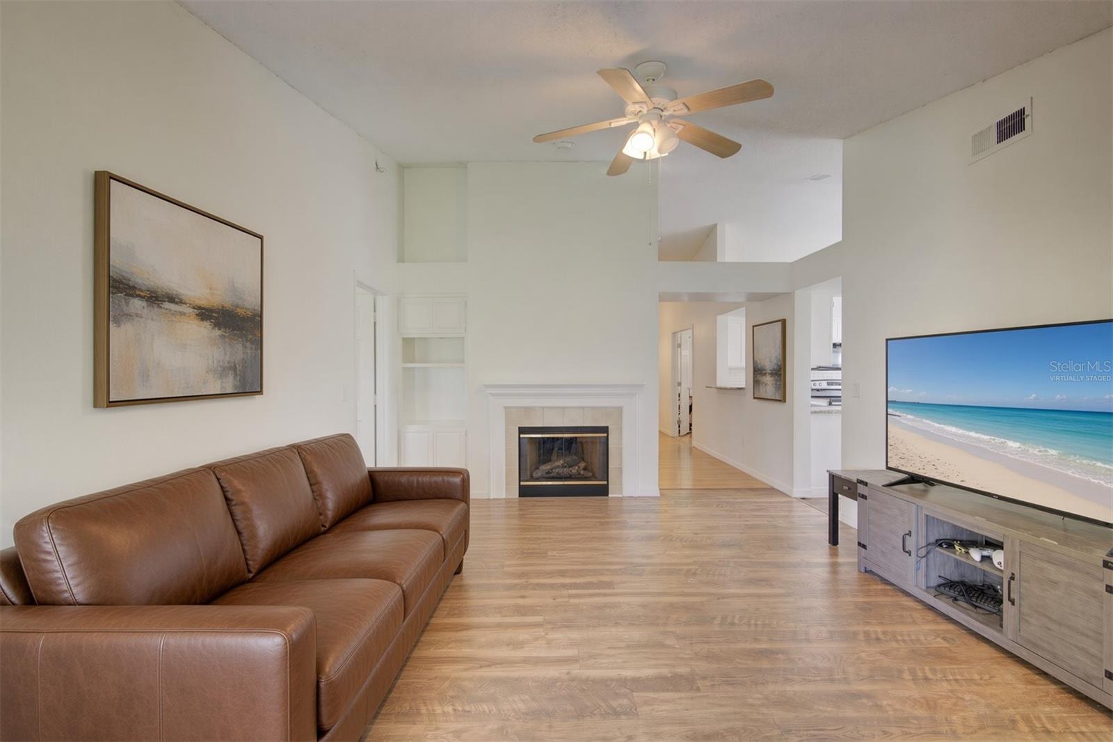 538 QUEENSBRIDGE DR — photo 4
