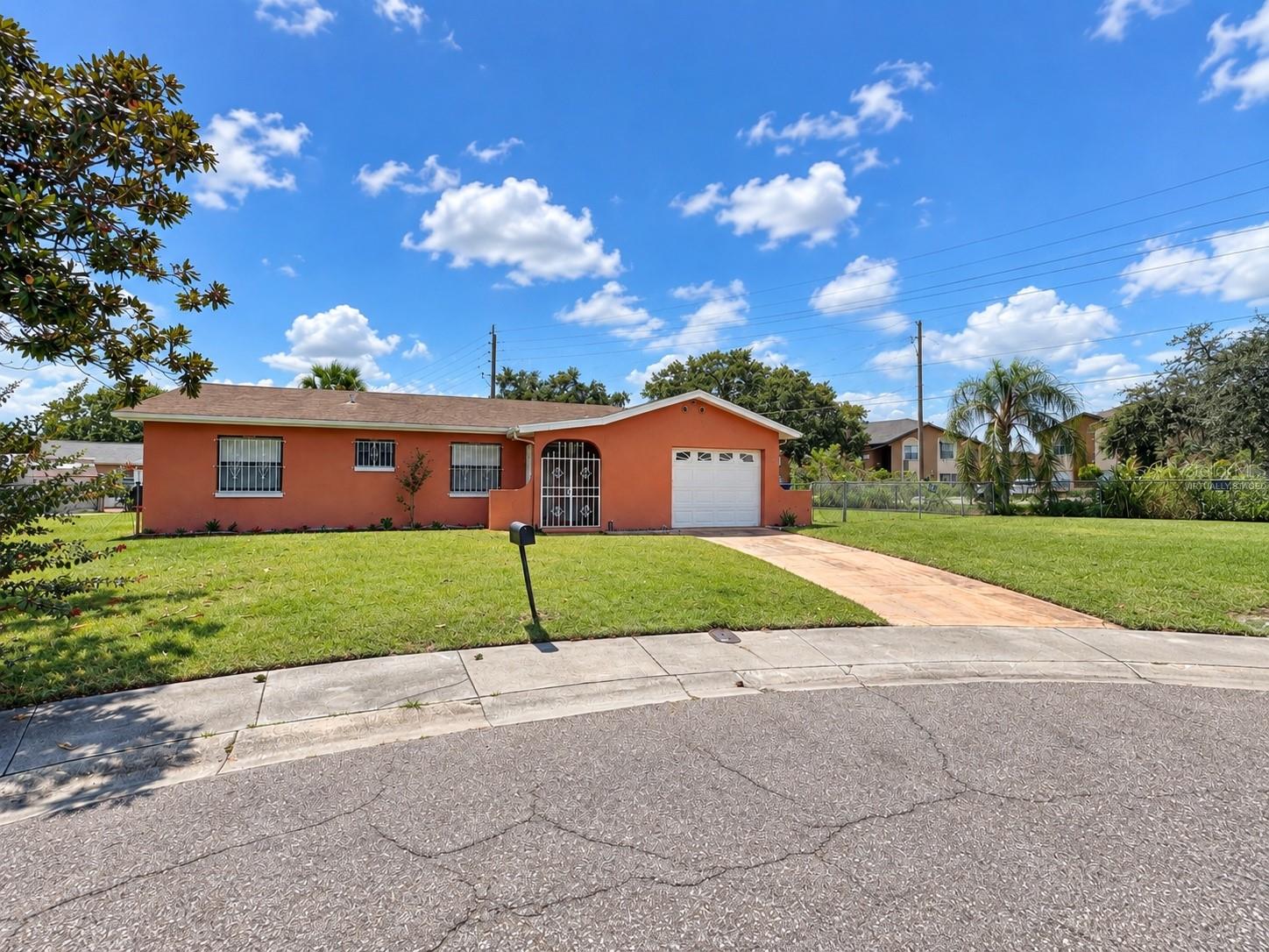 4068 CASTLEGATE DR — photo 2